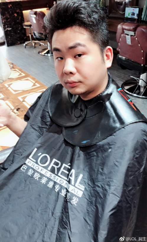 洞主今天染头发了，网友的评论亮了