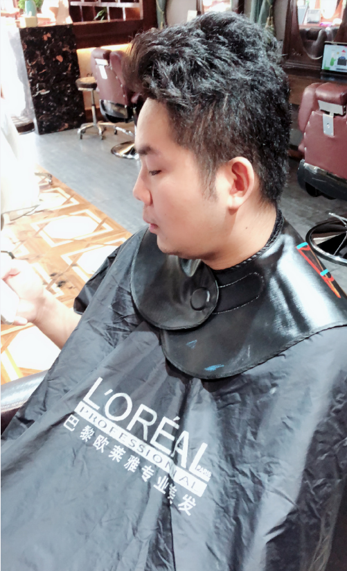 洞主今天染头发了，网友的评论亮了