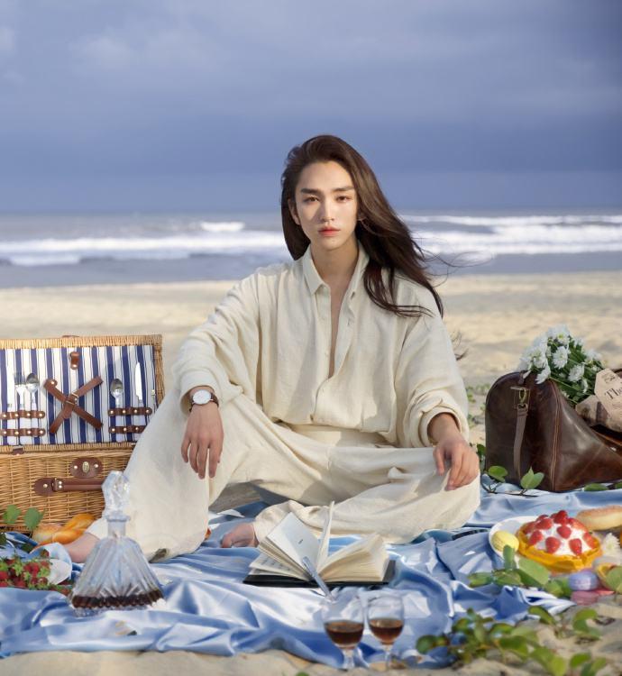 抖音网红星野志坚个人资料，白发古风美男