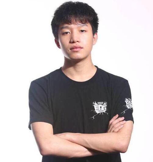 EDG3:1RW斩获S8世界总决赛门票 网友热议：厂长老了